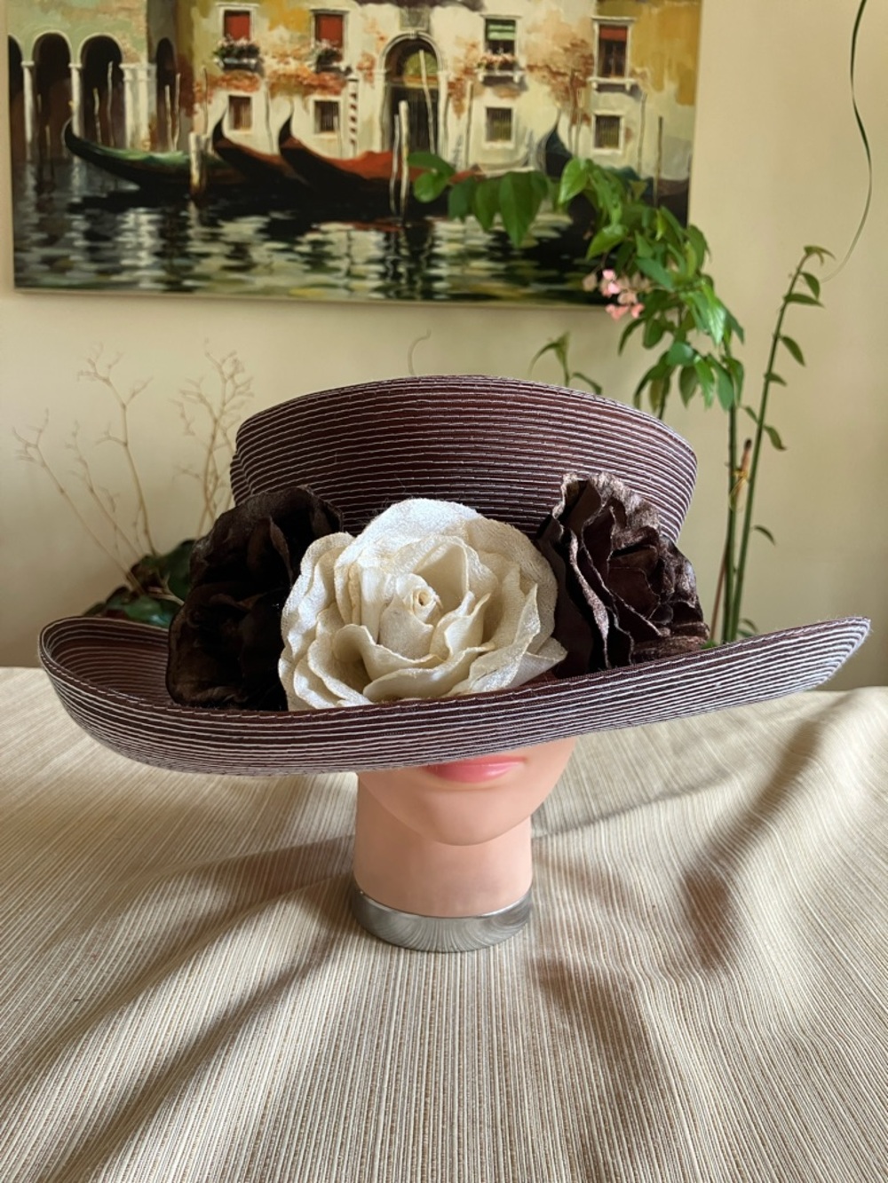 Elegant Brown Wide-Brim Floral Straw Hat with Cream Rose